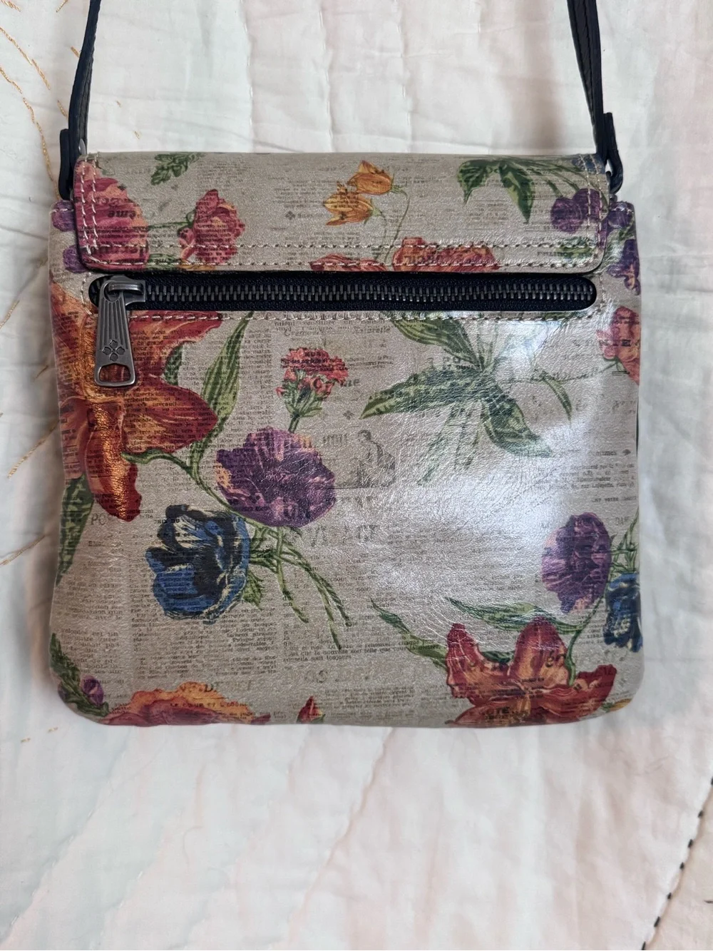 Patricia Nash Crossbody Bag in Parisian Newspaper Print - Picture 6 of 7